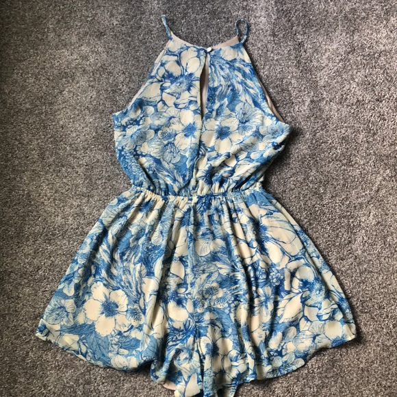 Lush, blue and cream floral patterned romper, size S - Picture 2 of 3